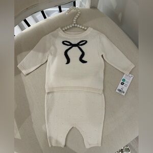 🦢 Newborn Knit Ivory Baby Outfit with Black Bow Detail & Swiss Dot Pants NWT